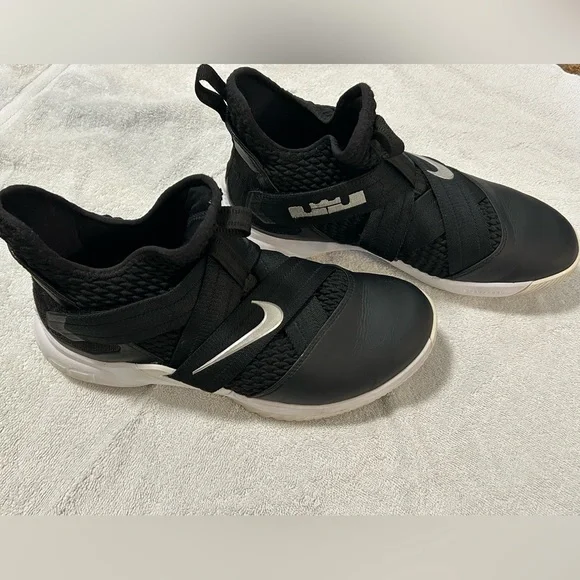 Nike 2018 LeBron Soldier 12 Mens Laceless Black & White Basketball Sneakers 9.5 - Picture 6 of 14